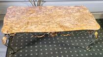 TABLE BASSE FER FORGE ET MARBRE 1950